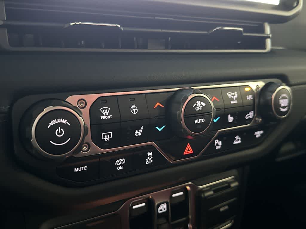 Thumbnail: 2024 Jeep Wrangler - 19