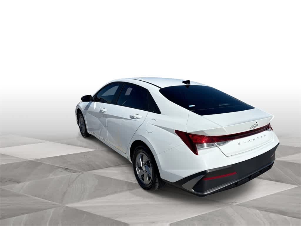 Thumbnail: 2024 Hyundai Elantra - 6