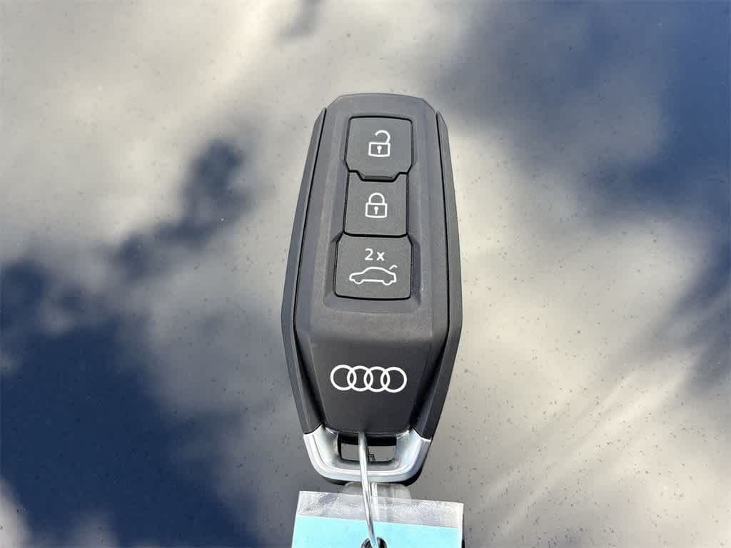 Thumbnail: 2025 Audi Q6 e-tron - 27