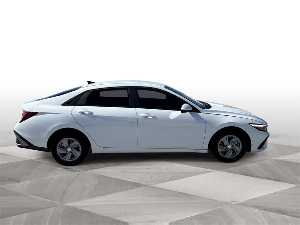 Thumbnail: 2024 Hyundai Elantra - 9