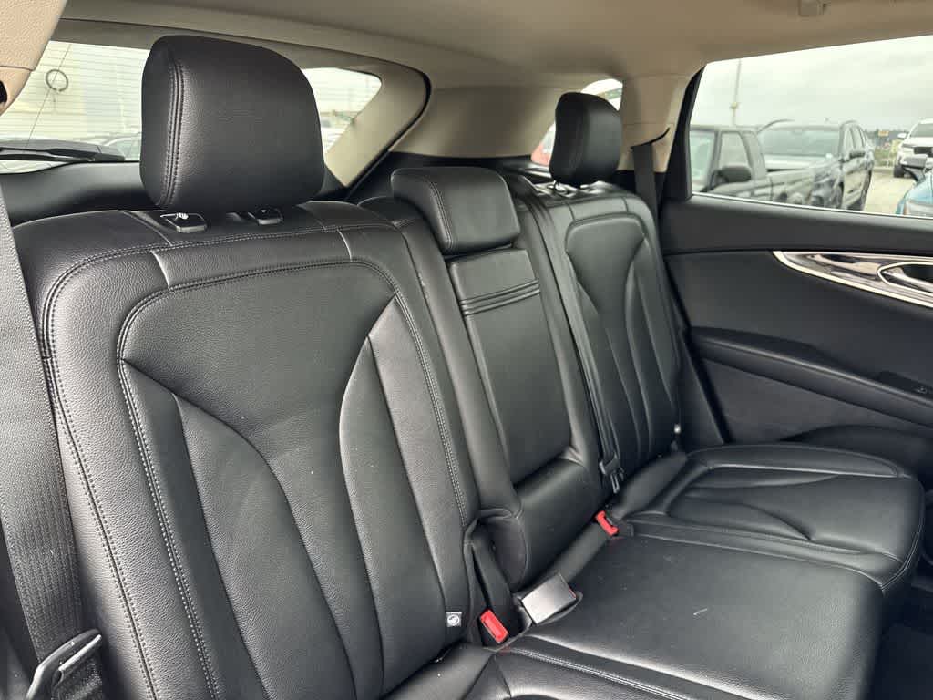 Thumbnail: 2022 Lincoln Nautilus - 25