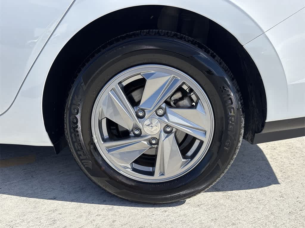 Thumbnail: 2024 Hyundai Elantra - 11