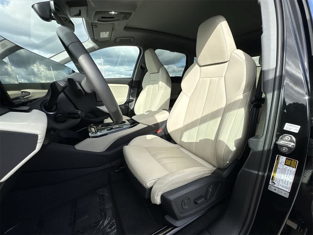 Thumbnail: 2025 Audi Q6 e-tron - 13