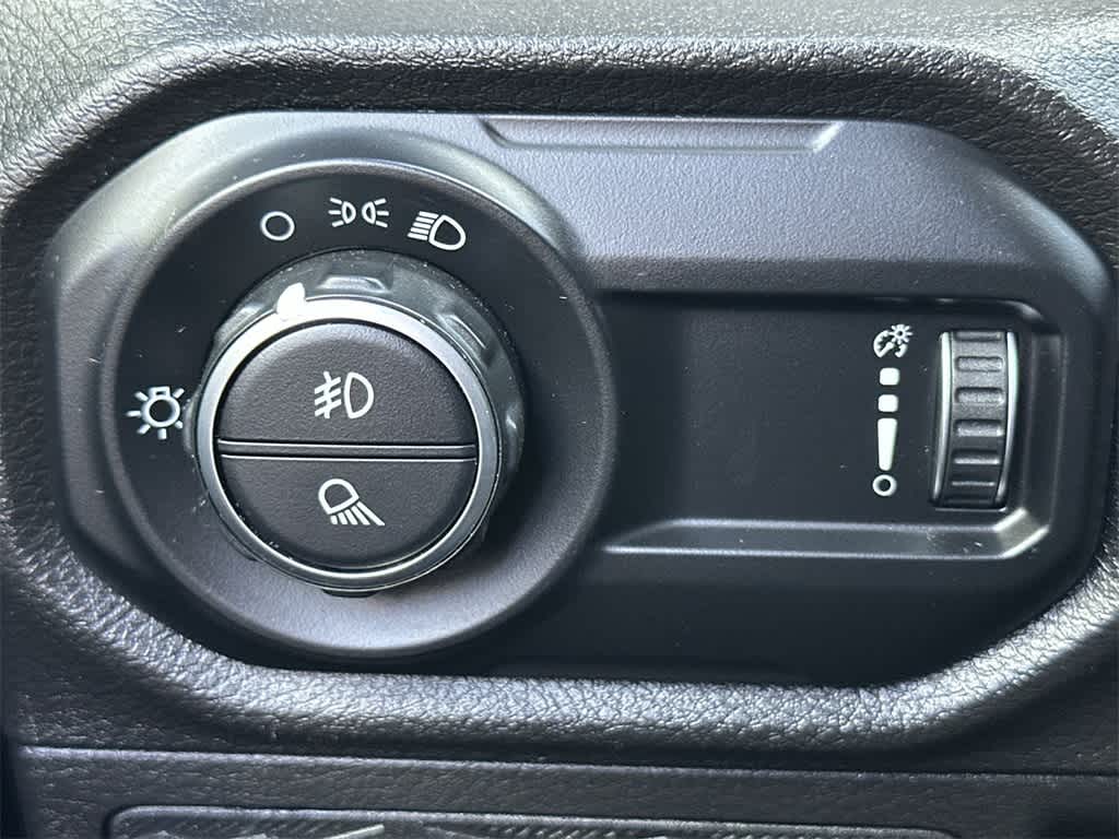 Thumbnail: 2024 Jeep Gladiator - 16