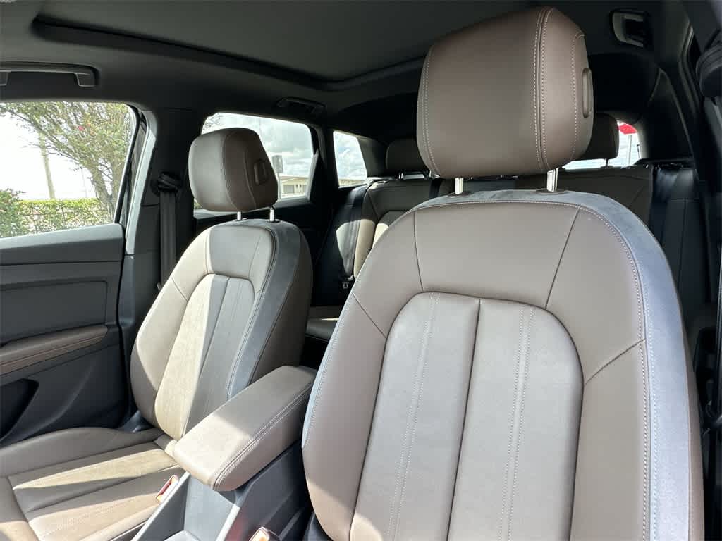 Thumbnail: 2025 Audi Q4 e-tron - 13