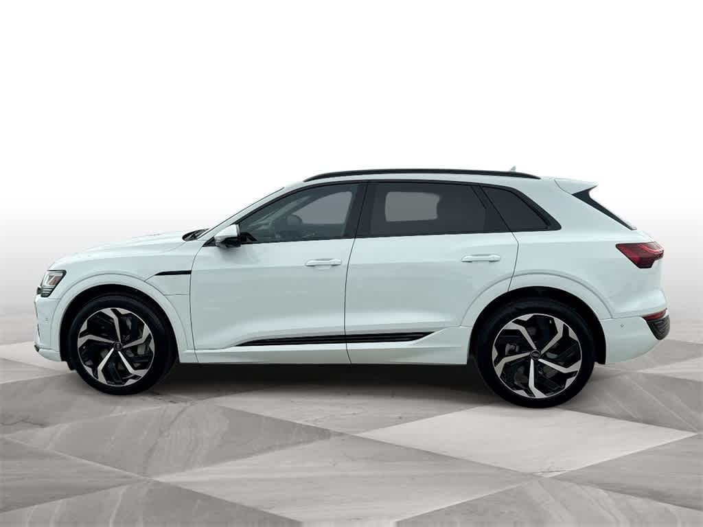 Thumbnail: 2024 Audi Q8 e-tron - 5
