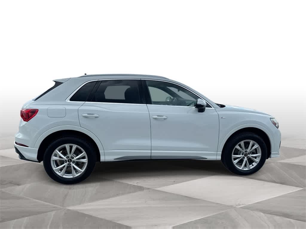 Thumbnail: 2024 Audi Q3 - 9
