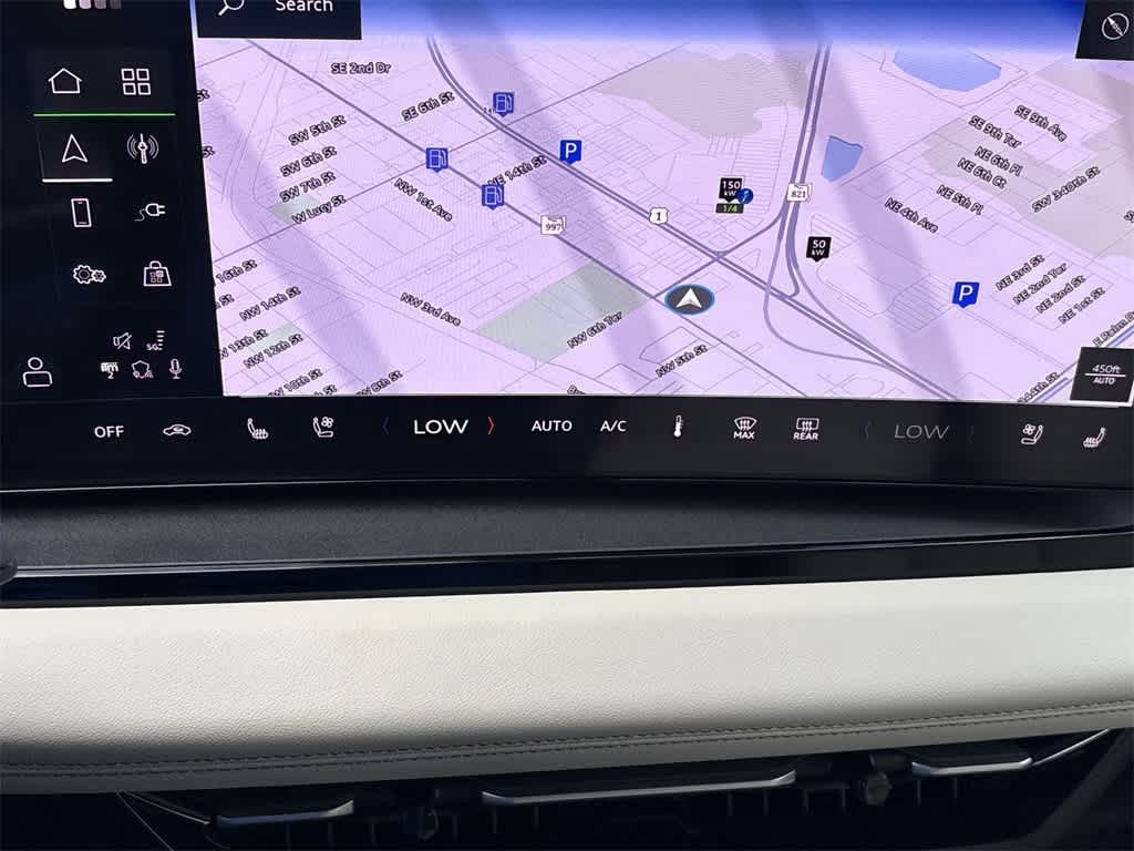 Thumbnail: 2025 Audi Q6 e-tron - 19