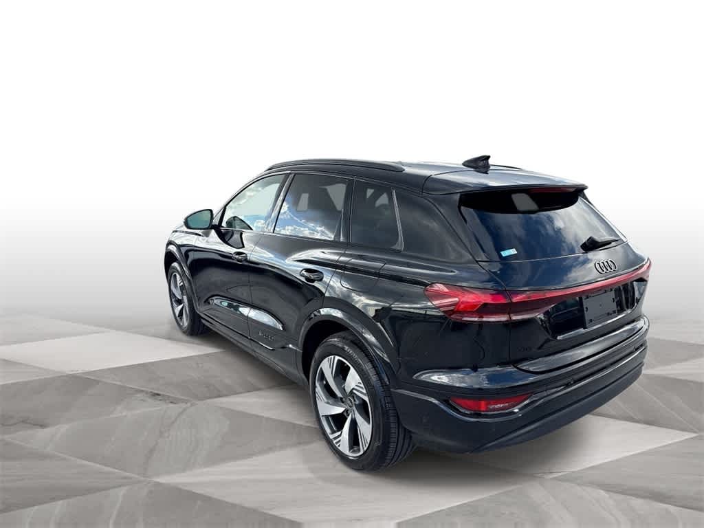 Thumbnail: 2025 Audi Q6 e-tron - 6