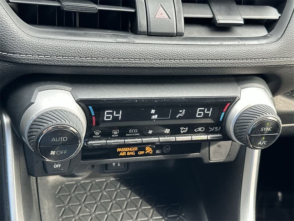 Thumbnail: 2019 Toyota RAV4 - 19