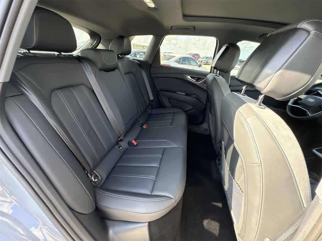 Thumbnail: 2025 Audi Q4 e-tron - 25