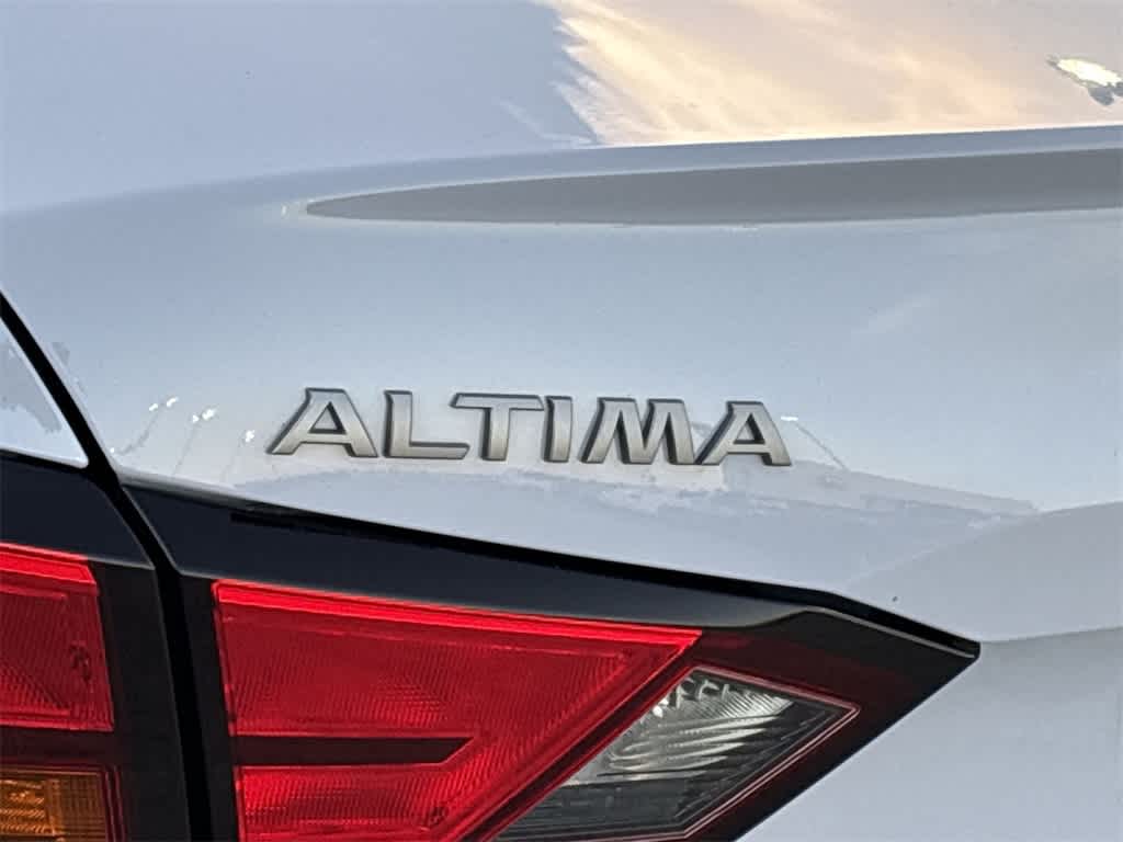 Thumbnail: 2024 Nissan Altima - 10