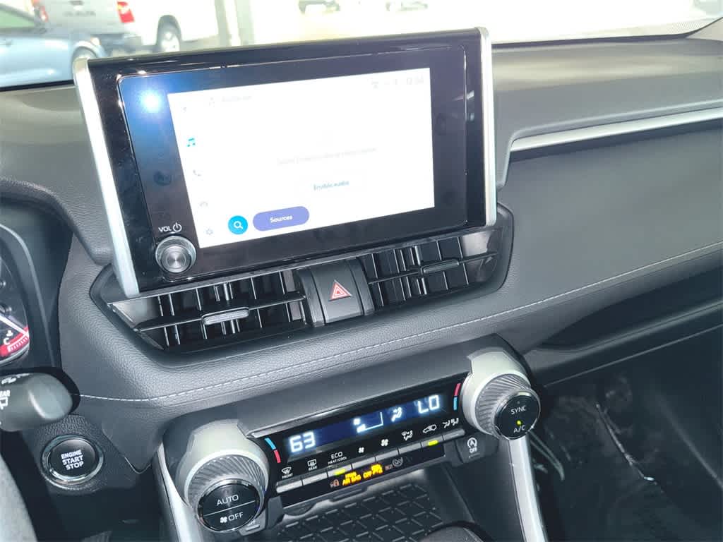 2024 Toyota RAV4 XLE 16