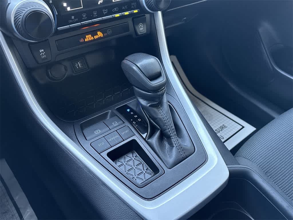 Thumbnail: 2025 Toyota RAV4 - 20