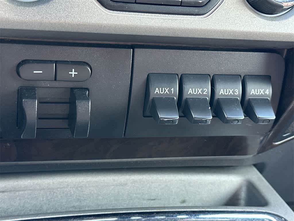 Thumbnail: 2015 Ford F-250 - 16