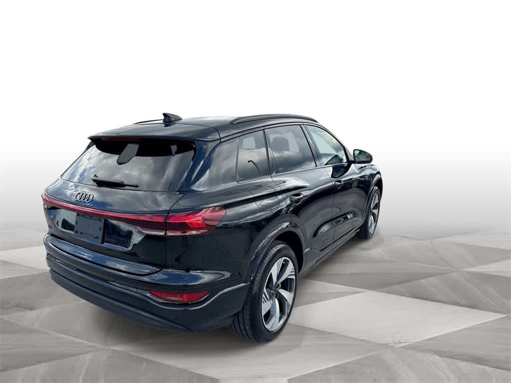 Thumbnail: 2025 Audi Q6 e-tron - 8