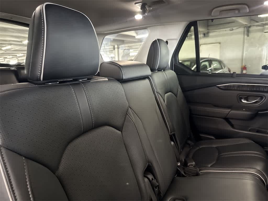 Thumbnail: 2023 Honda Pilot - 25