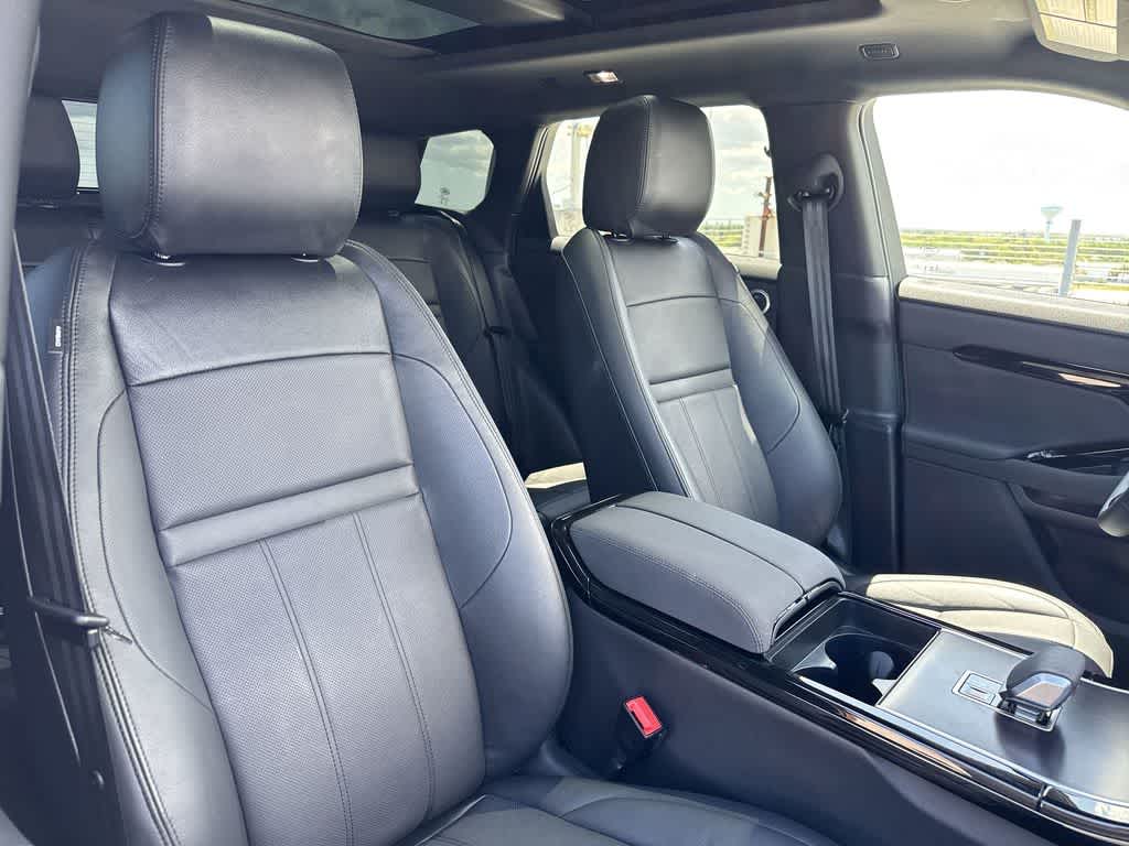 Thumbnail: 2026 Land Rover Range Rover Evoque - 26