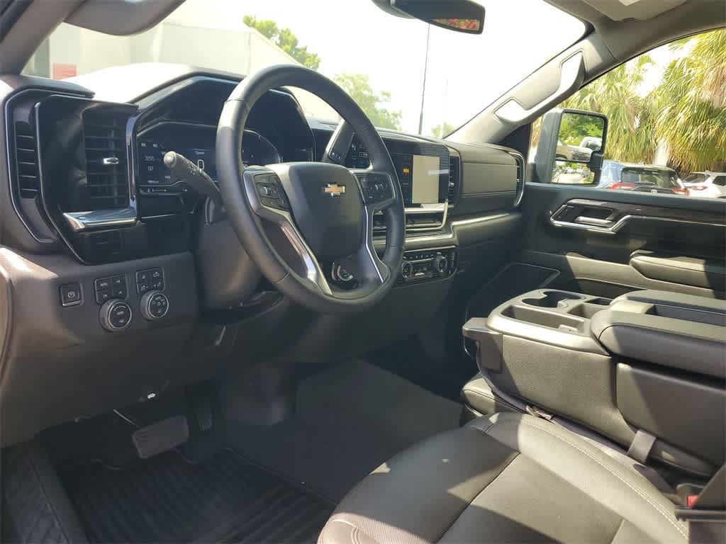 2024 Chevrolet Silverado 2500 LTZ 2