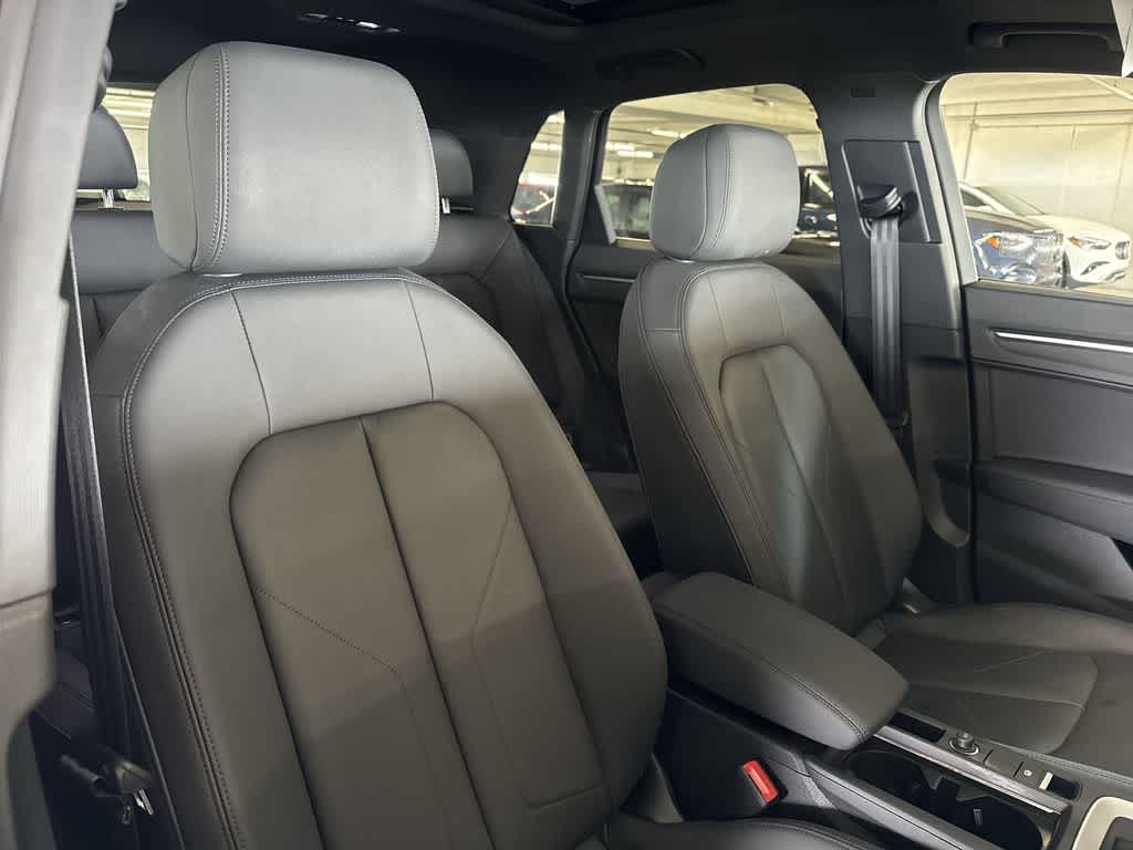 Thumbnail: 2025 Audi Q3 - 26