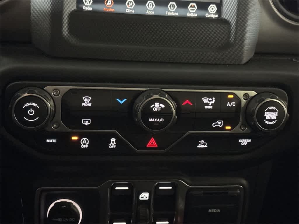 Thumbnail: 2018 Jeep Wrangler - 19
