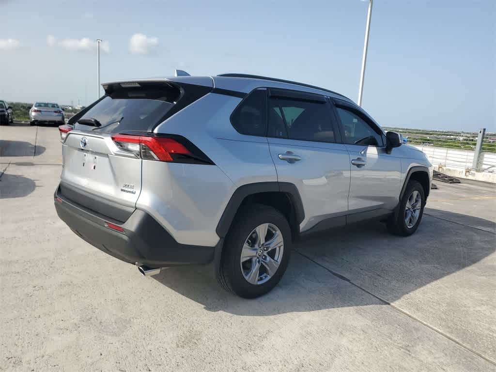 2024 Toyota RAV4 XLE 5