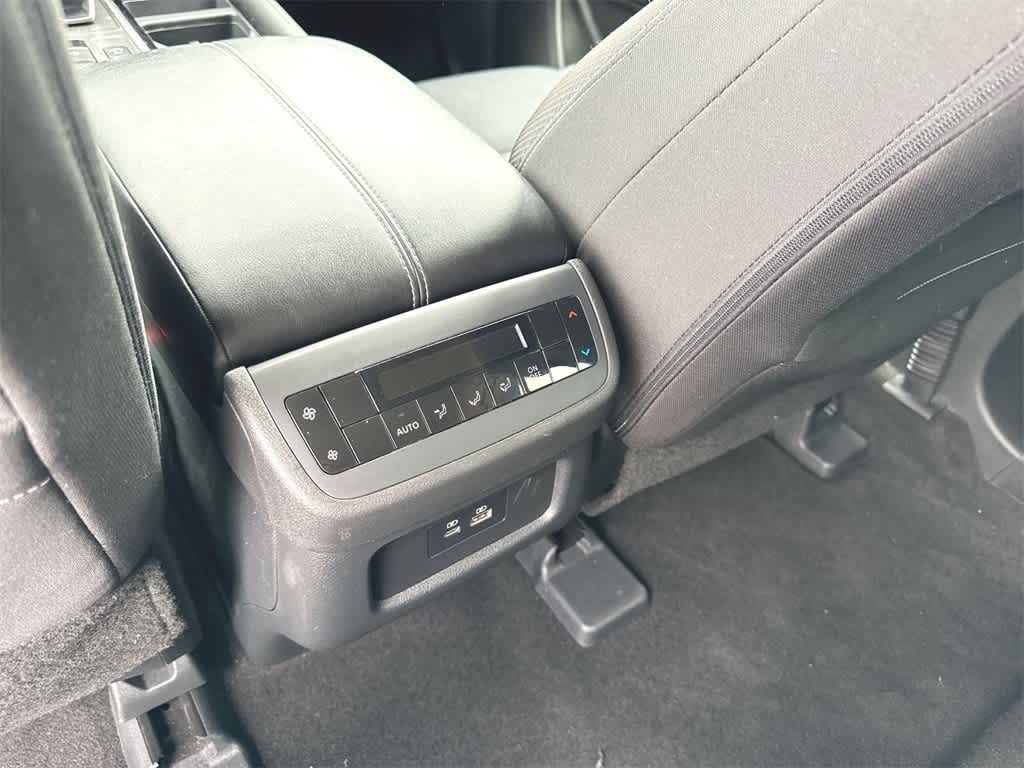2024 Nissan Pathfinder SV 15