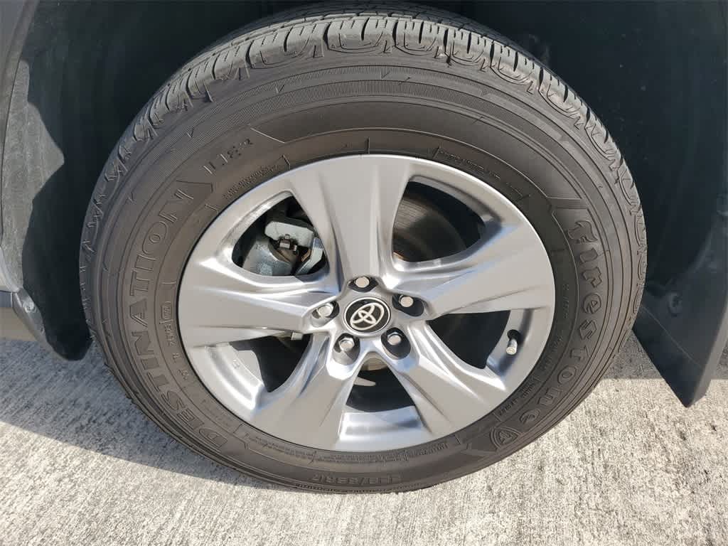 2024 Toyota RAV4 XLE 9