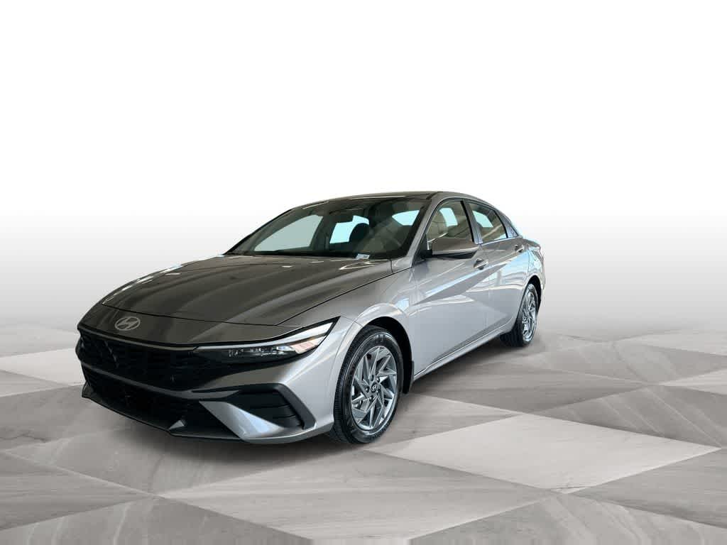 Thumbnail: 2025 Hyundai Elantra - 4