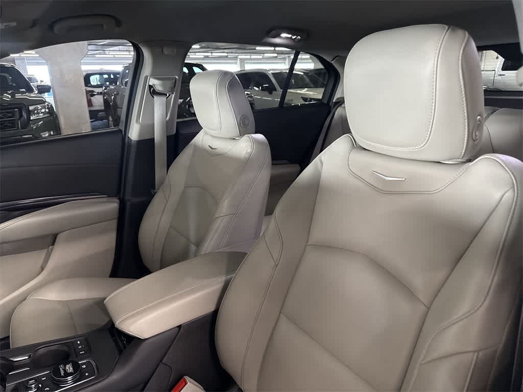 Thumbnail: 2023 Cadillac XT4 - 13