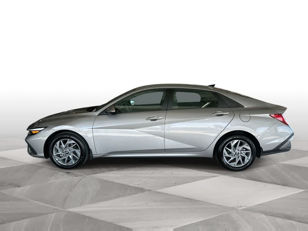 Thumbnail: 2025 Hyundai Elantra - 5