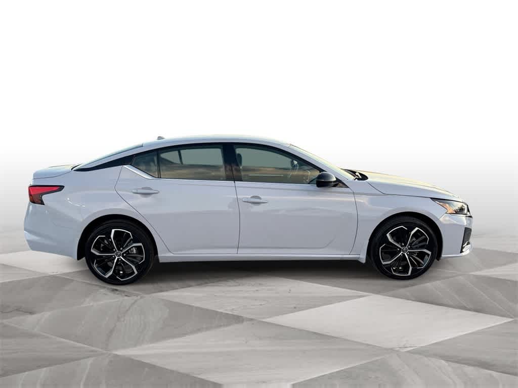 Thumbnail: 2024 Nissan Altima - 9