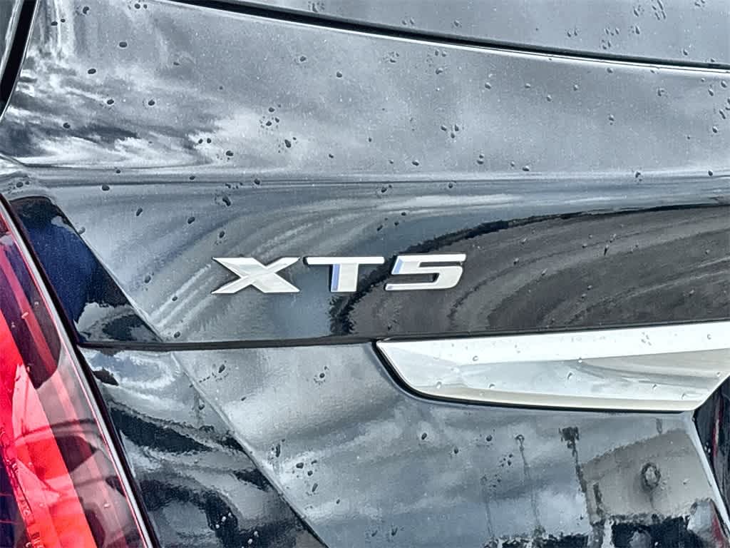 Thumbnail: 2023 Cadillac XT5 - 10