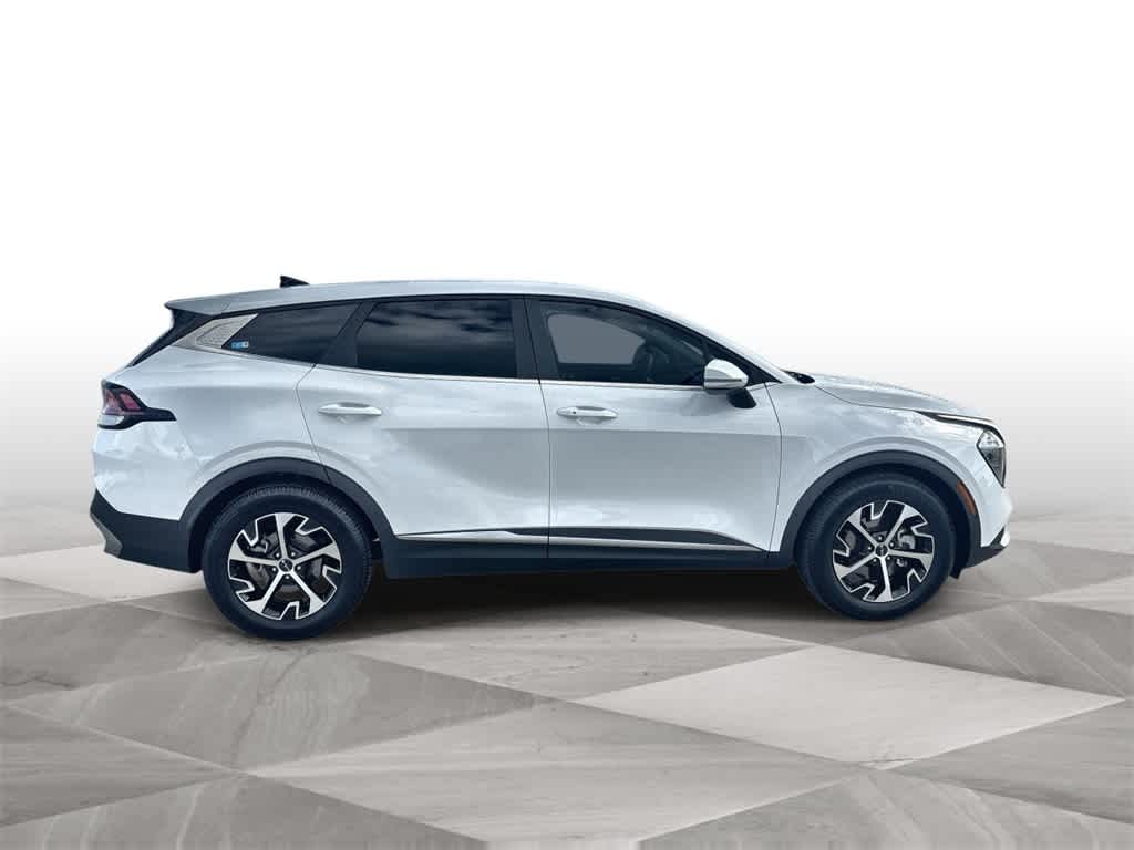 Thumbnail: 2023 Kia Sportage - 9