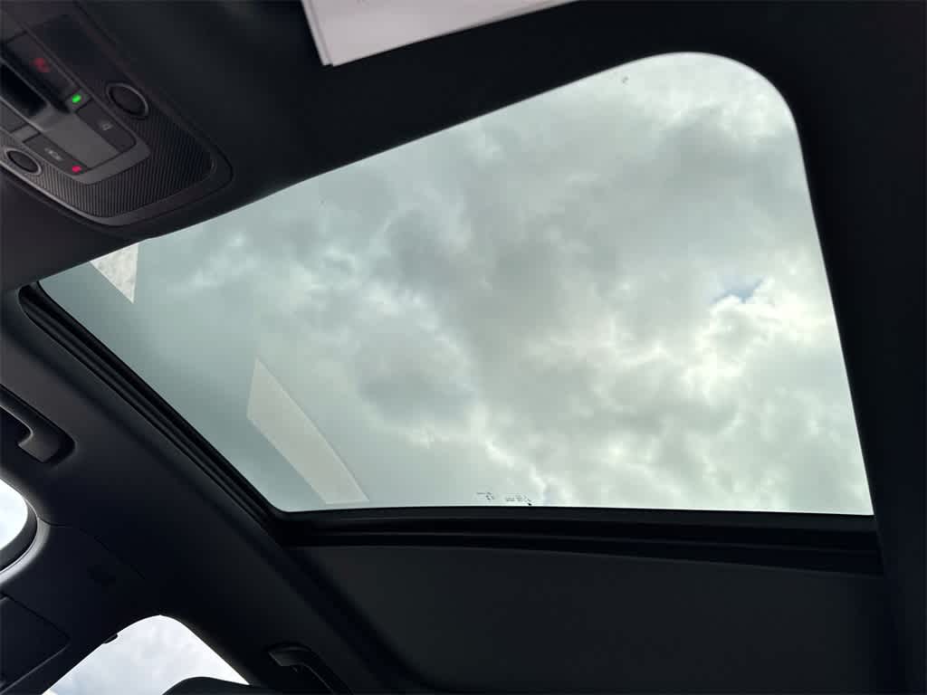 Thumbnail: 2024 Audi Q3 - 16
