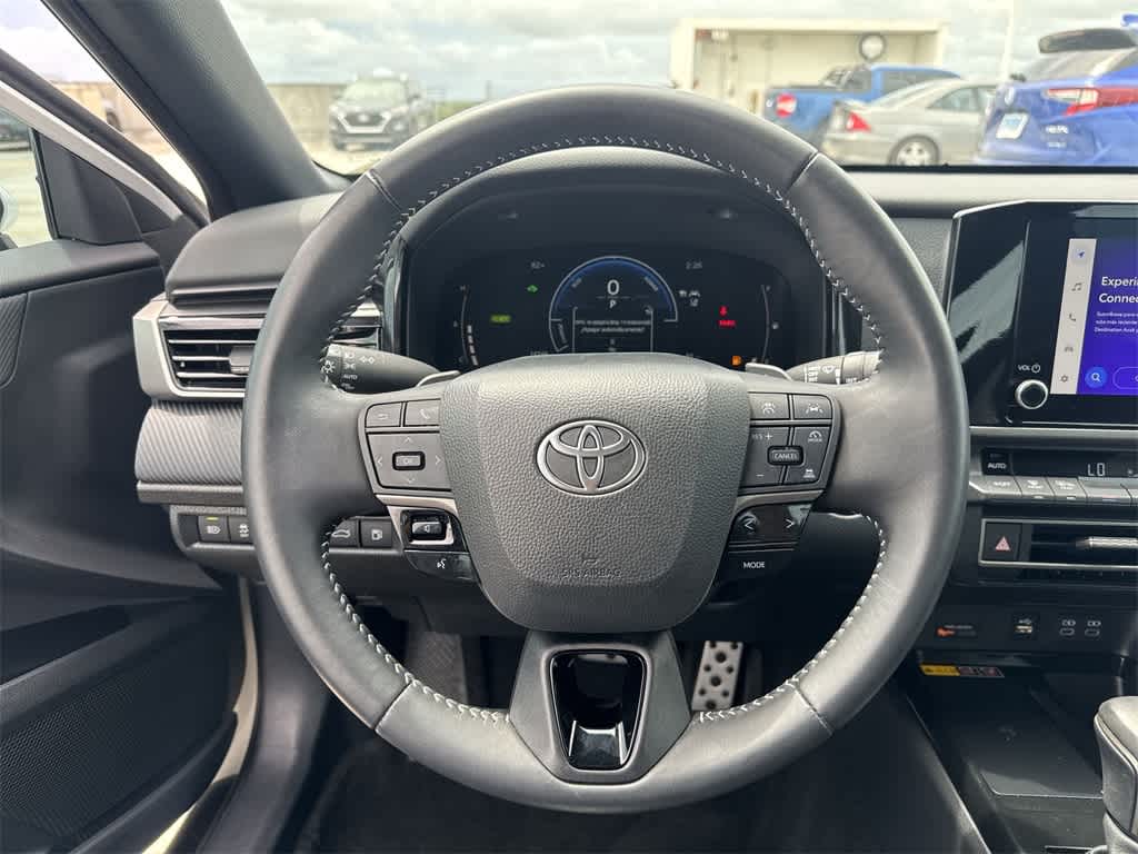 Thumbnail: 2025 Toyota Camry - 14