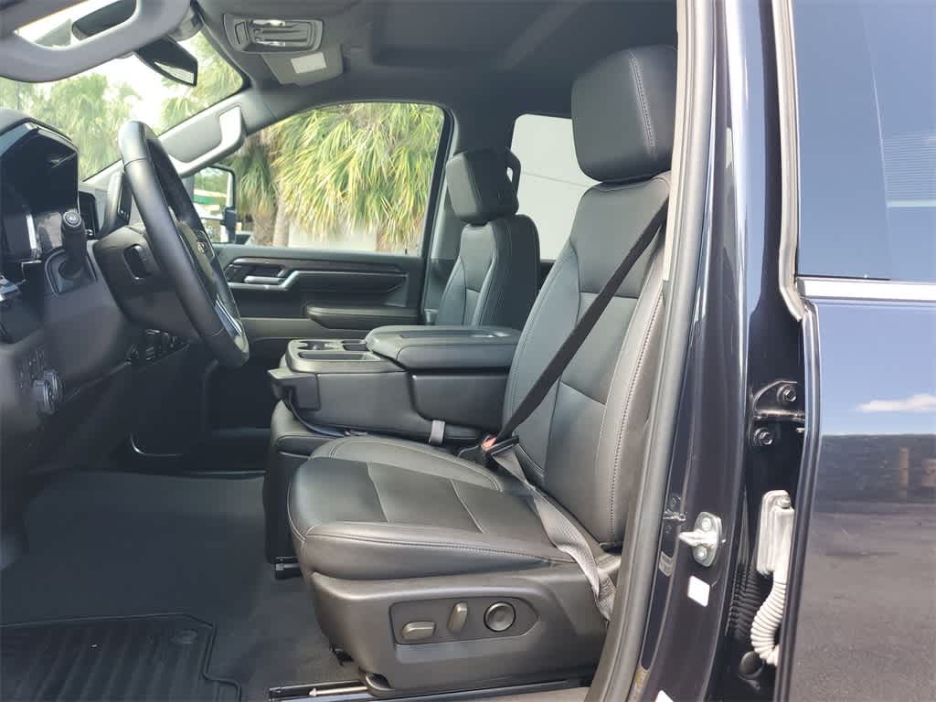 2024 Chevrolet Silverado 2500 LTZ 11