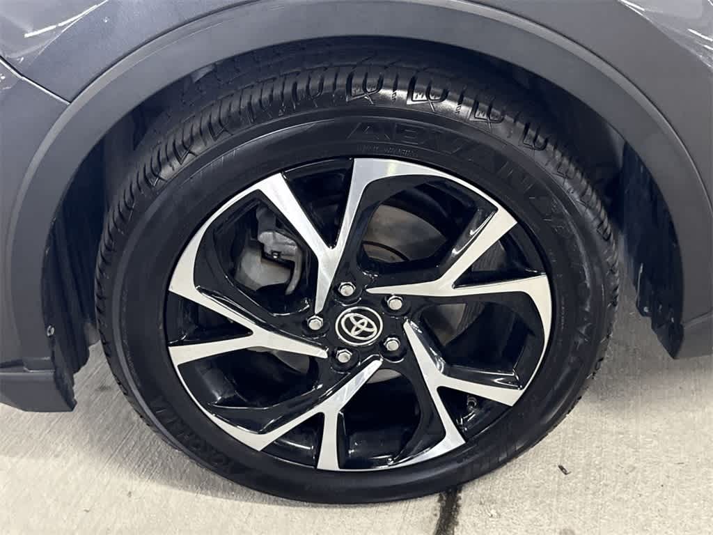 Thumbnail: 2020 Toyota C-HR - 11