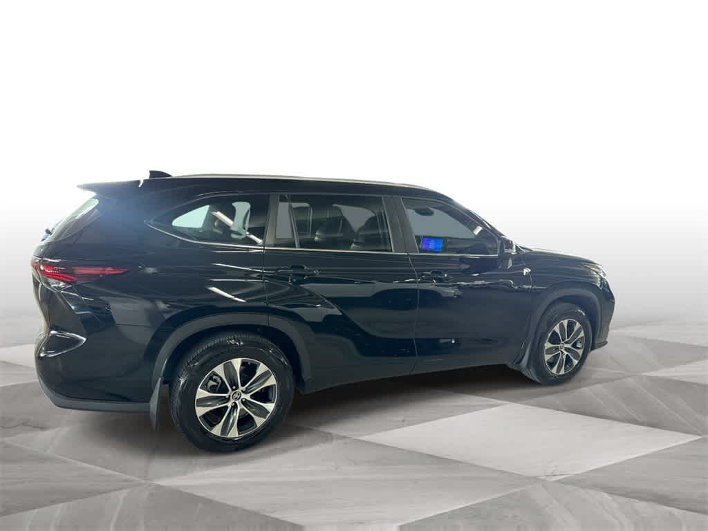 Thumbnail: 2024 Toyota Highlander - 9