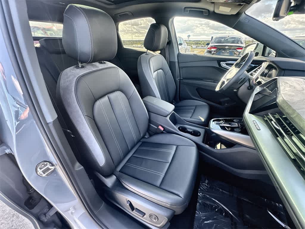 Thumbnail: 2025 Audi Q4 e-tron - 26