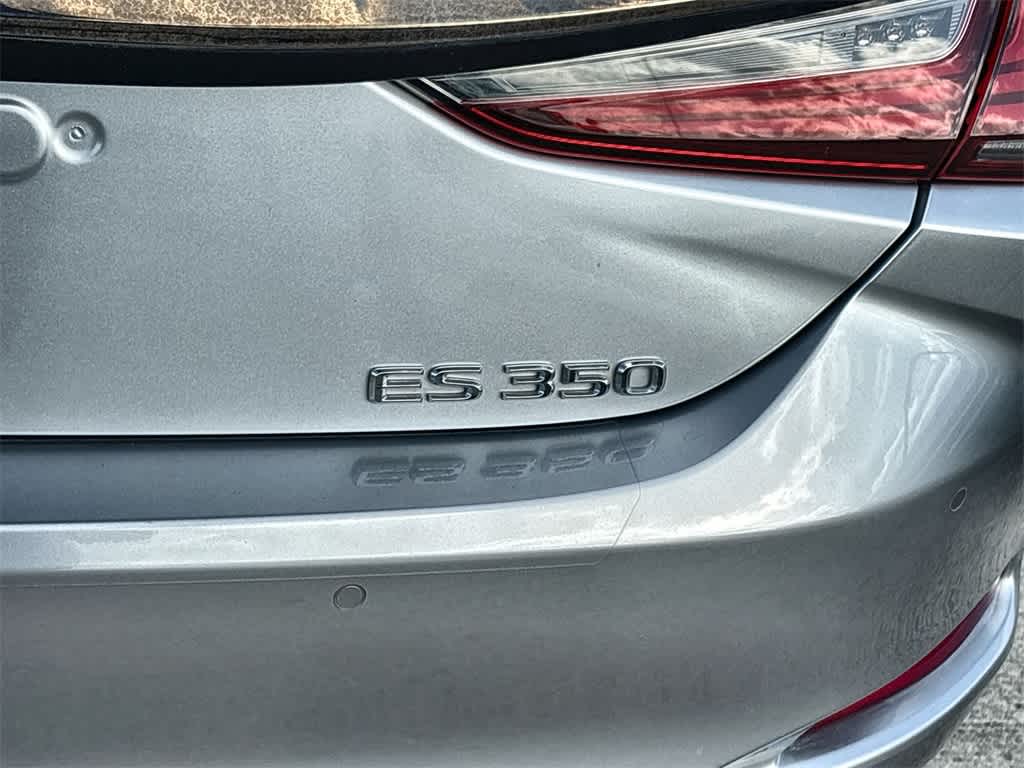 Thumbnail: 2023 Lexus ES - 10