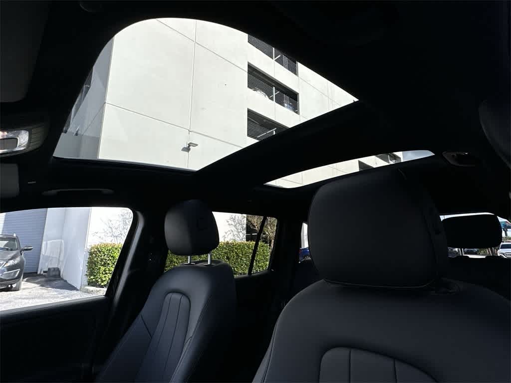 Thumbnail: 2024 Mercedes-Benz GLB - 16