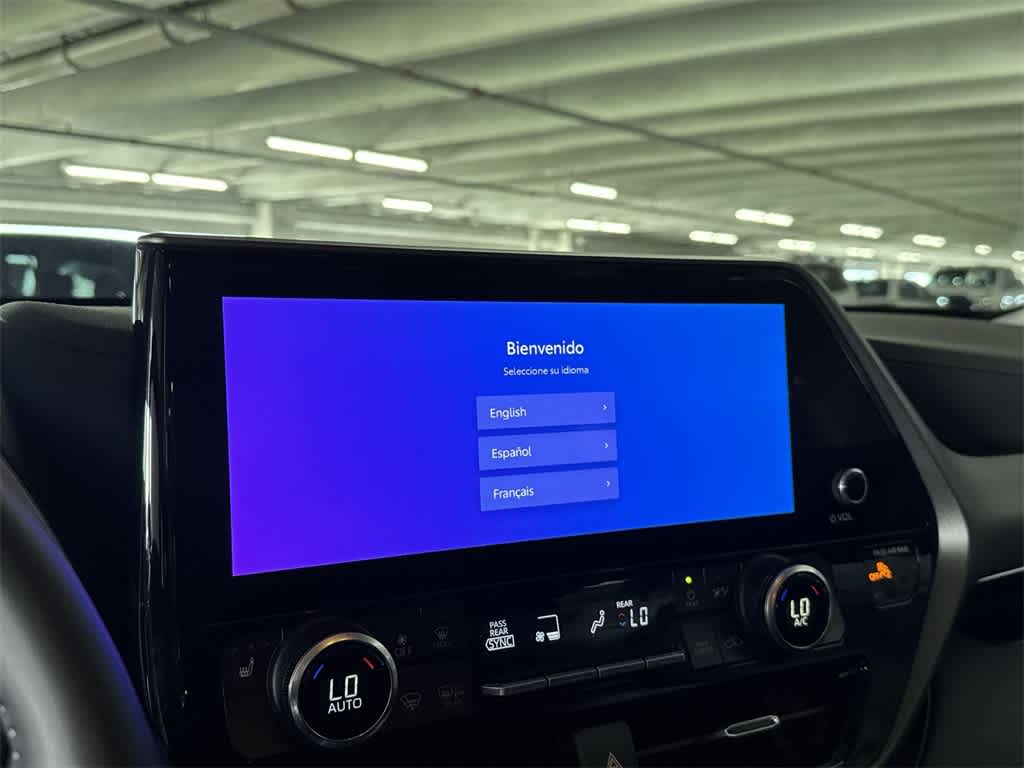 Thumbnail: 2024 Toyota Highlander - 17