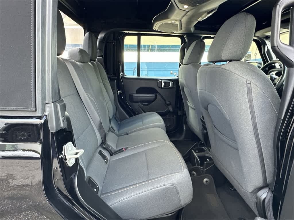 Thumbnail: 2024 Jeep Gladiator - 25