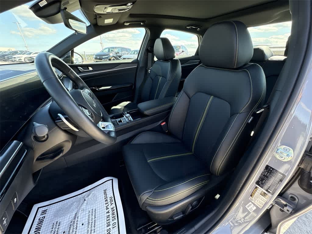 Thumbnail: 2025 Kia K5 - 13