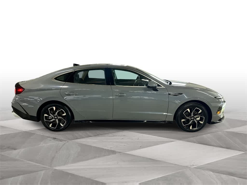 Thumbnail: 2024 Hyundai Sonata - 9