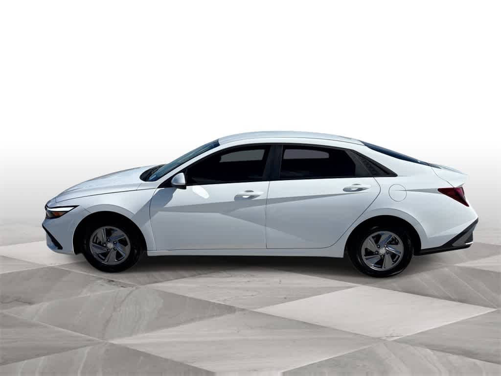 Thumbnail: 2024 Hyundai Elantra - 5