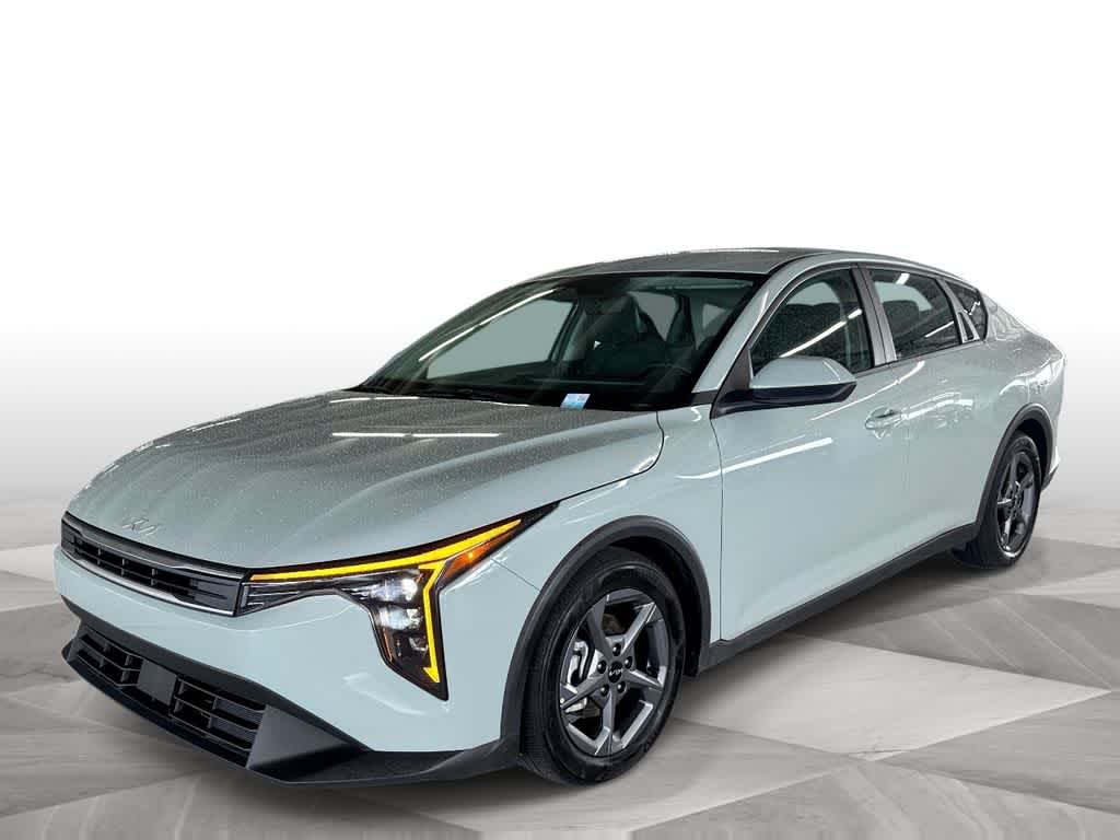 2025 Kia K4 LXS AT's photo