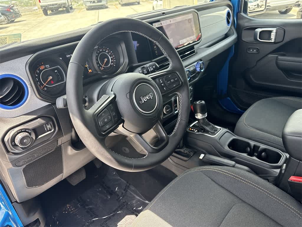 Thumbnail: 2025 Jeep Wrangler - 22