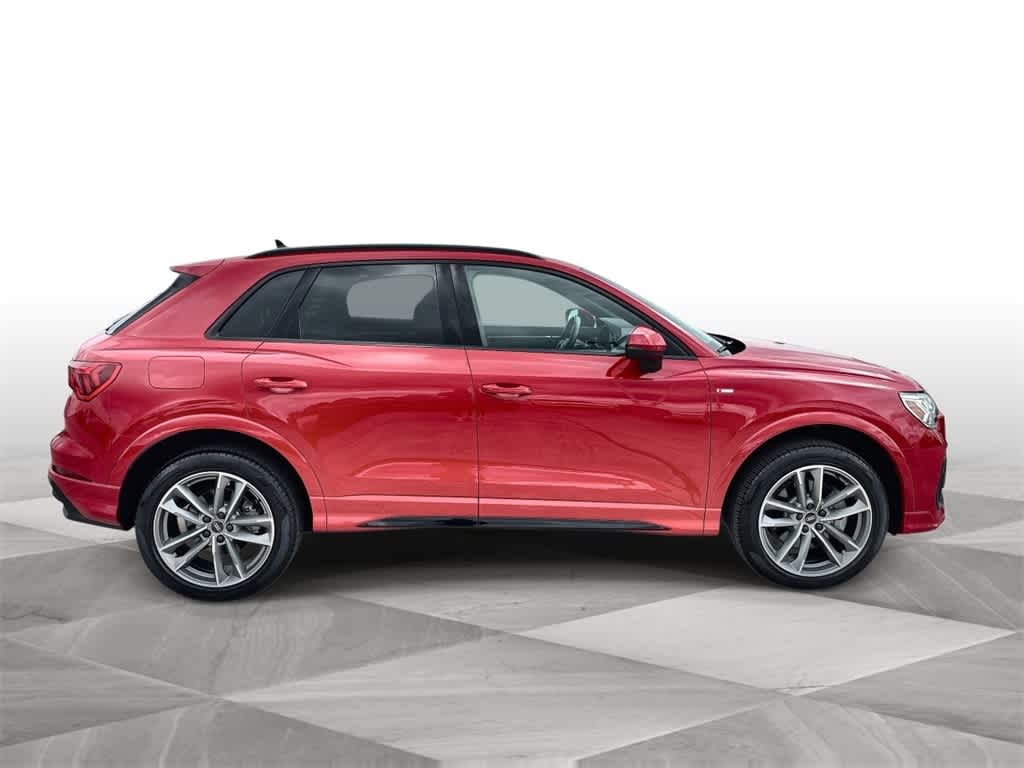 Thumbnail: 2024 Audi Q3 - 9